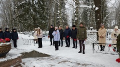 Сегодня у подножия Мемориального комплекса «Братская могила», состоялся митинг, посвященный 80-летию полного освобождения Ленинграда от фашистской блокады.