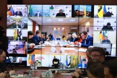 Глава региона Михаил Евраев поручил главам муниципальных образований включиться в работу по продвижению товаров местных производителей