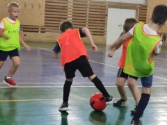 Сегодня в спортзале «Олимп» впервые прошел турнир по мини-футболу на кубок Главы района среди самых маленьких спортсменов
