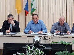 Глава района провел совещание аппарата.